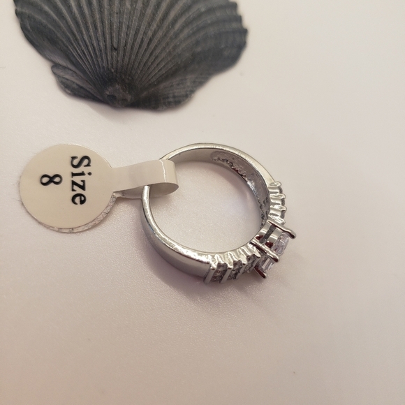 NEW Cubic Zirconia Elevated OVAL Ring 8 Sterling Silver Plated - Picture 7 of 10